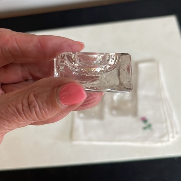 Six Antiquarian Pressed Glass Salt Cellars for Individual Use - Picture 4 of 5